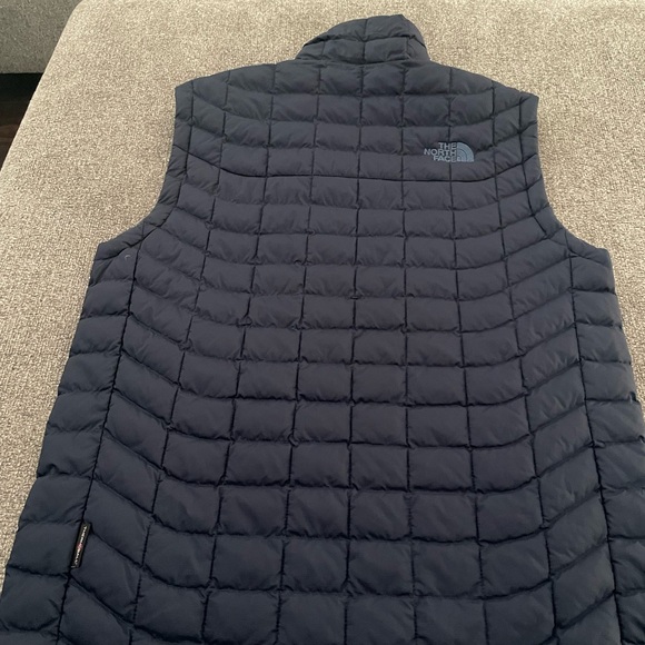 The North Face Black Puffer Vest - Picture 2 of 6